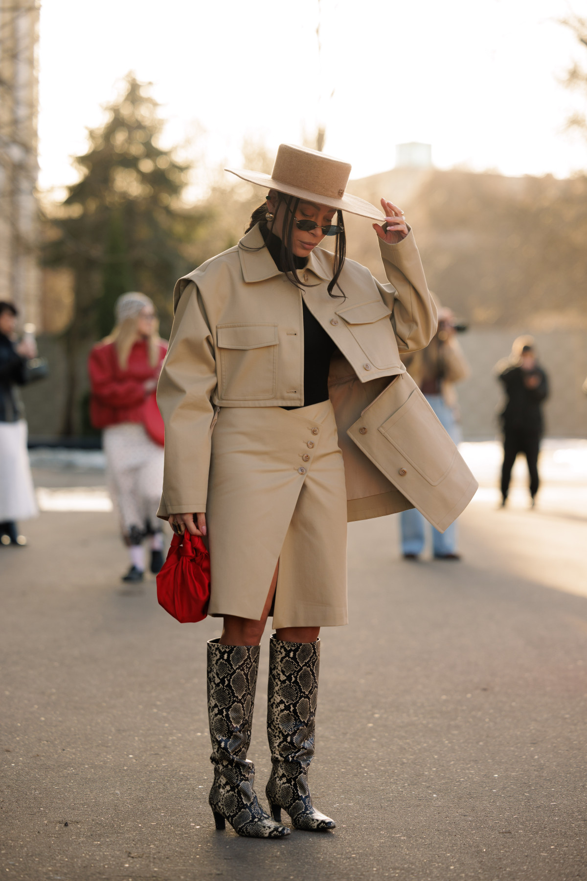Вулична мода: образи від відвідувачів другого дня Ukrainian Fashion Week, осінь-зима 2026/2027
0