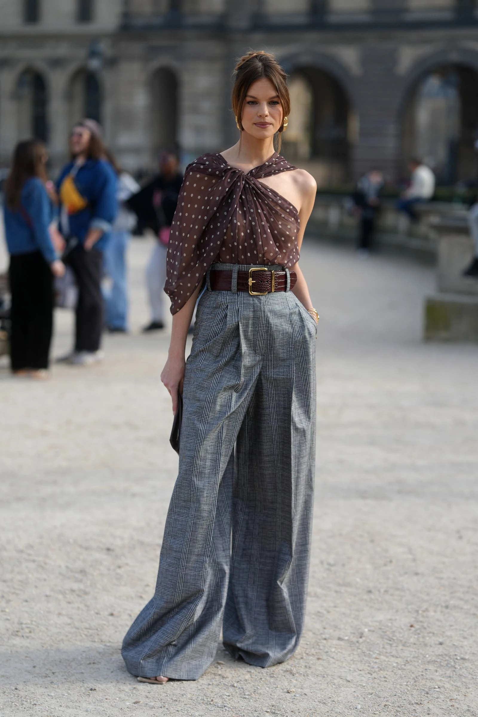 Чотири фасони штанів з 80-х, що знову будуть модні весною 2026-го.
2