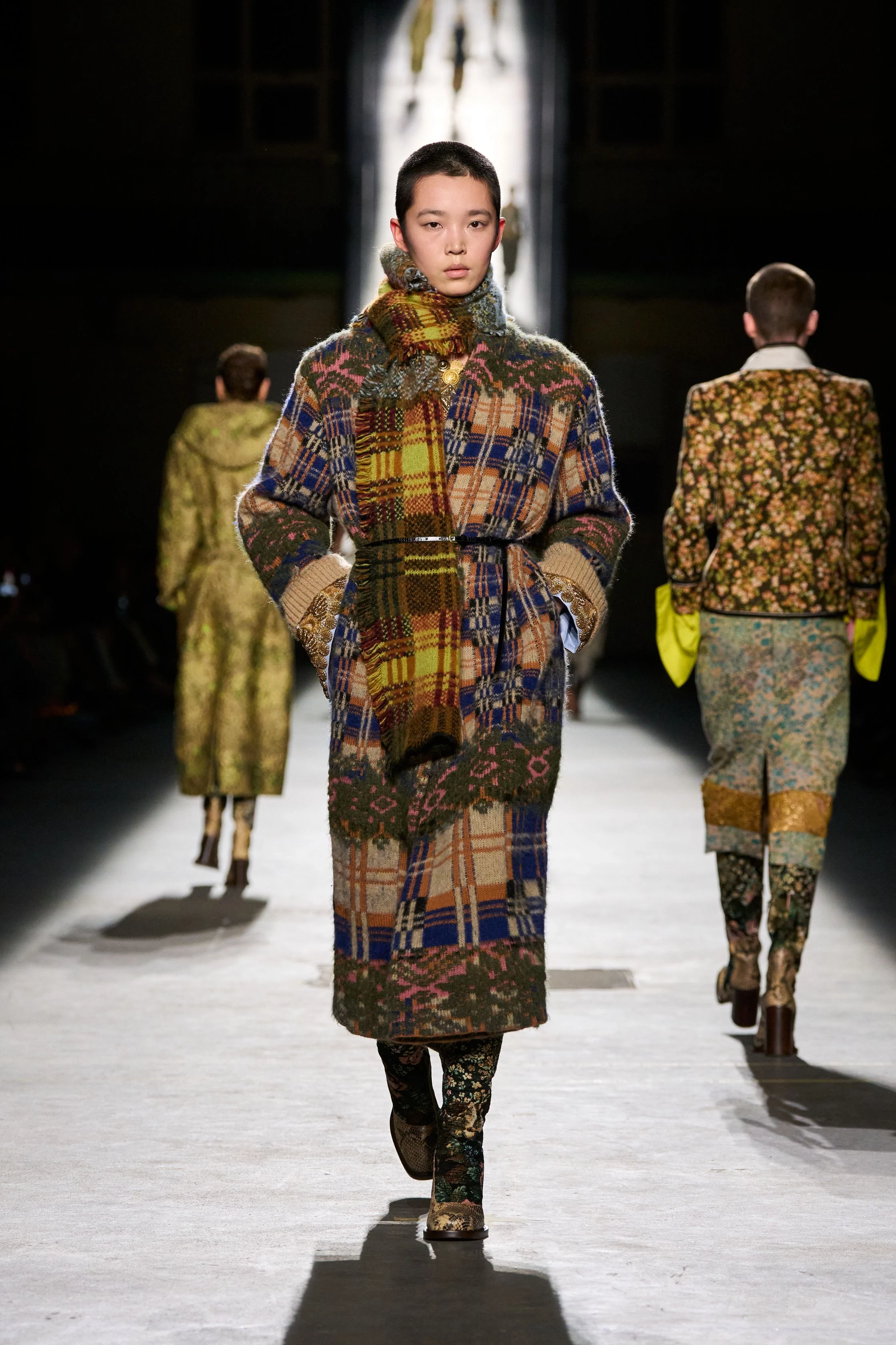 Юнацькі спогади: погляд на свіжу збірку Dries Van Noten осінь-зима 2026/2027
5