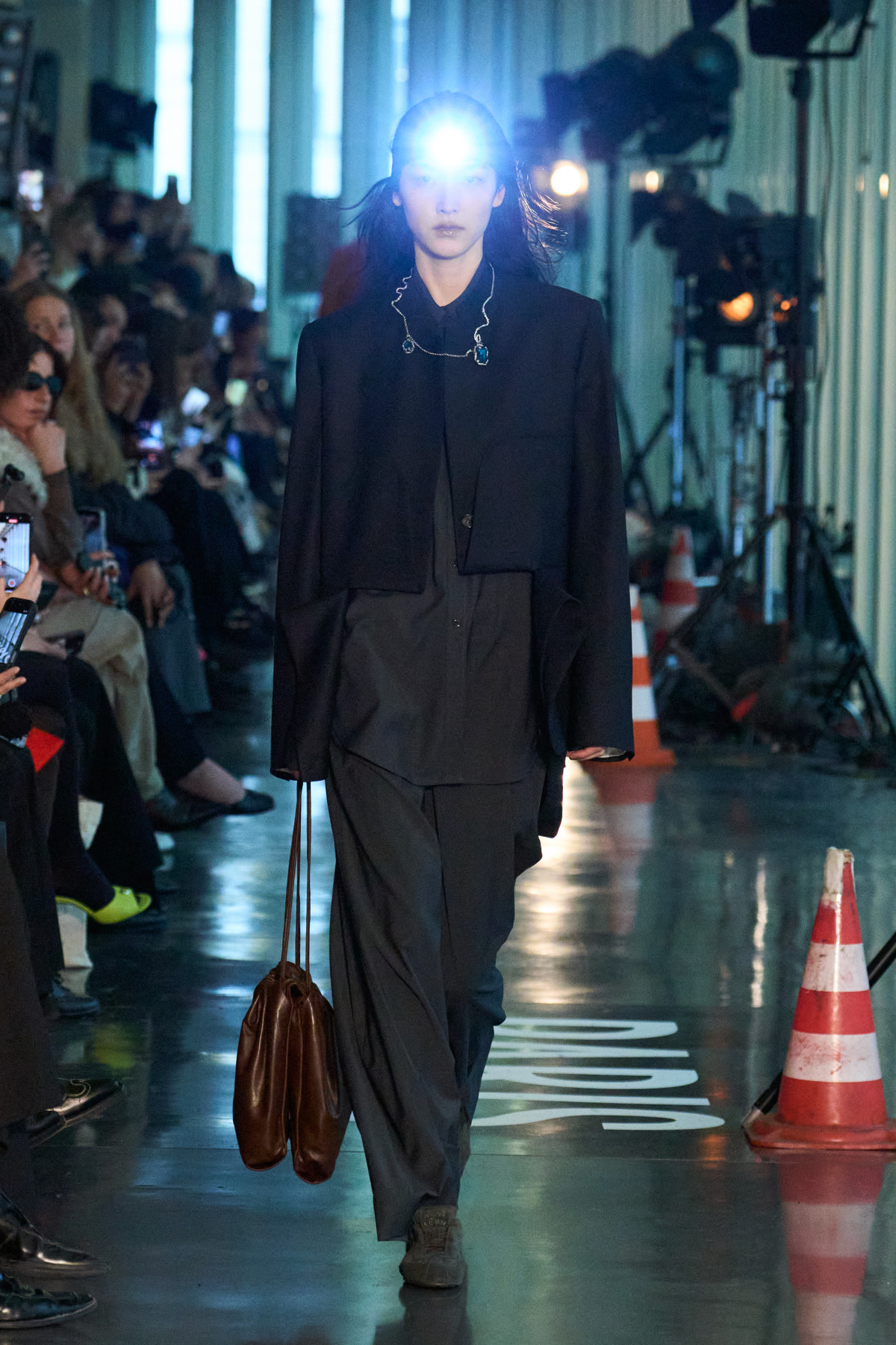 Український погляд на Паризькому тижні моди: марка LITKOVSKA презентувала добірку, навіяну київською зимою.
7