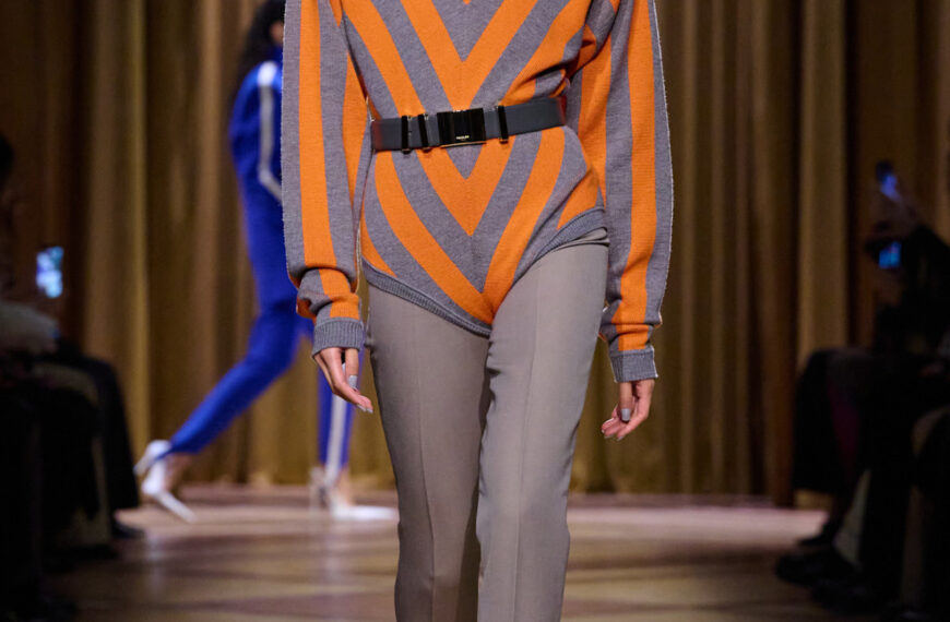 Легінси з вирізами: дискусійний ретро-тренд відродився на показах