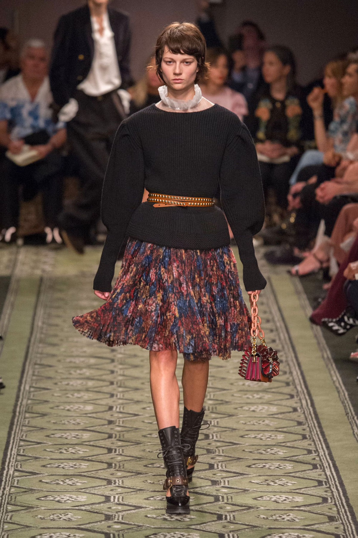 Вплив роману Вірджинії Вулф "Орландо" на світових дизайнерів.
0