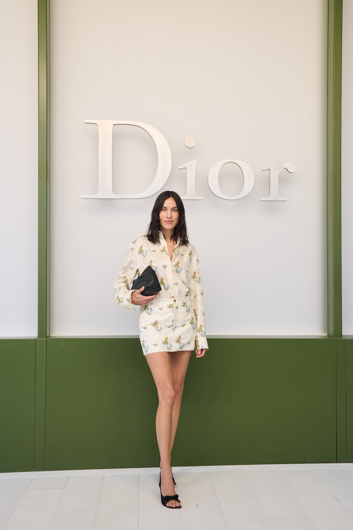 У що вбралися Шарліз Терон, Дева Кассель та інші знаменитості на дефіле Christian Dior
4