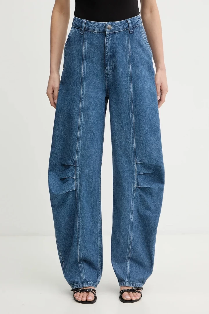 Трендові джинси сезону: майбутня класика.
17