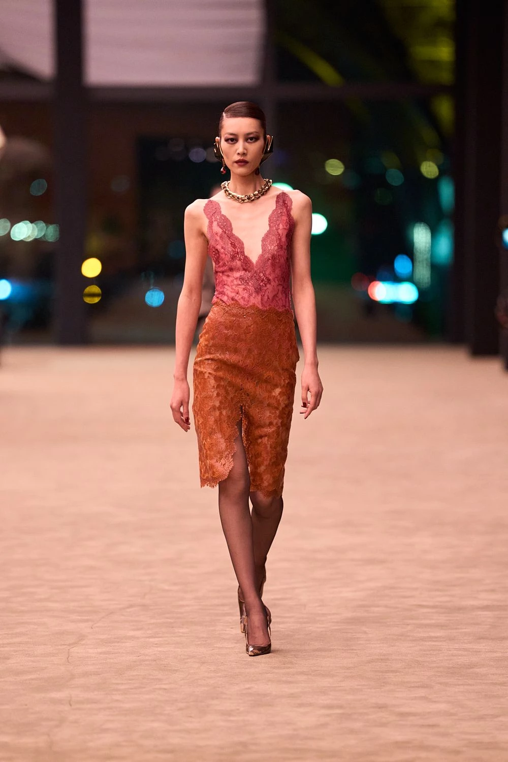 Чуттєвість і стриманість: свіжий погляд Saint Laurent, сезон осінь-зима 2026/2027
6