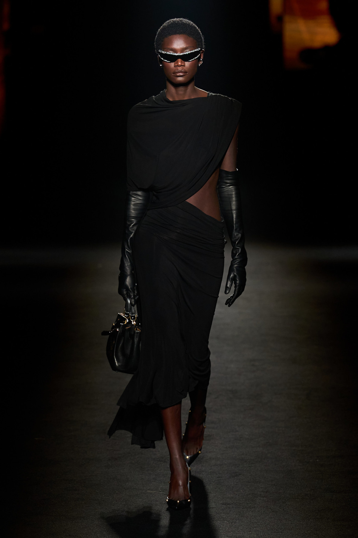 Вісім ключових порад від Balenciaga для стильного оновлення гардеробу.
10