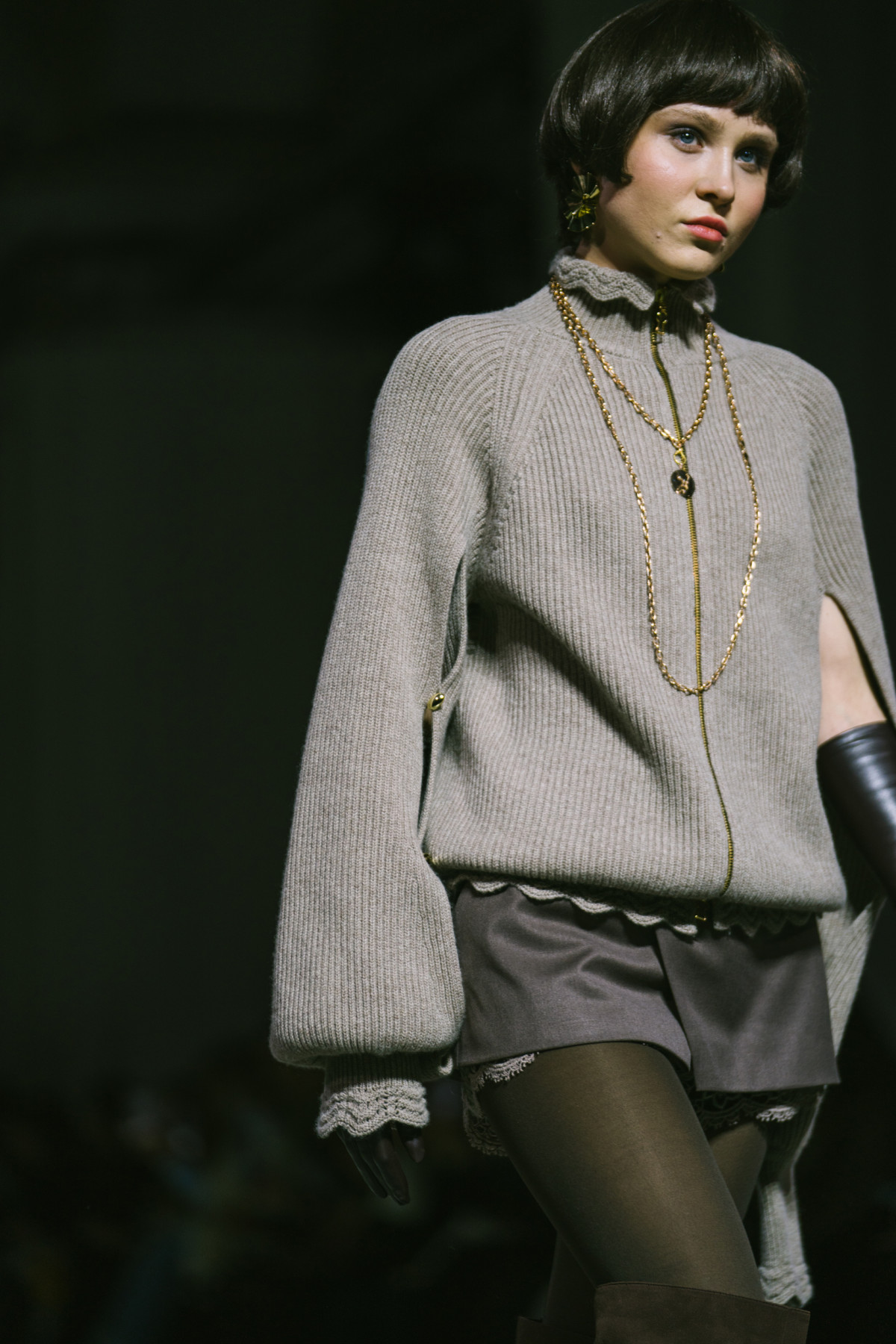 Ера маньєризму: погляд колекції TONiA FW 2026/27 на європейське вбрання 16-го століття
10