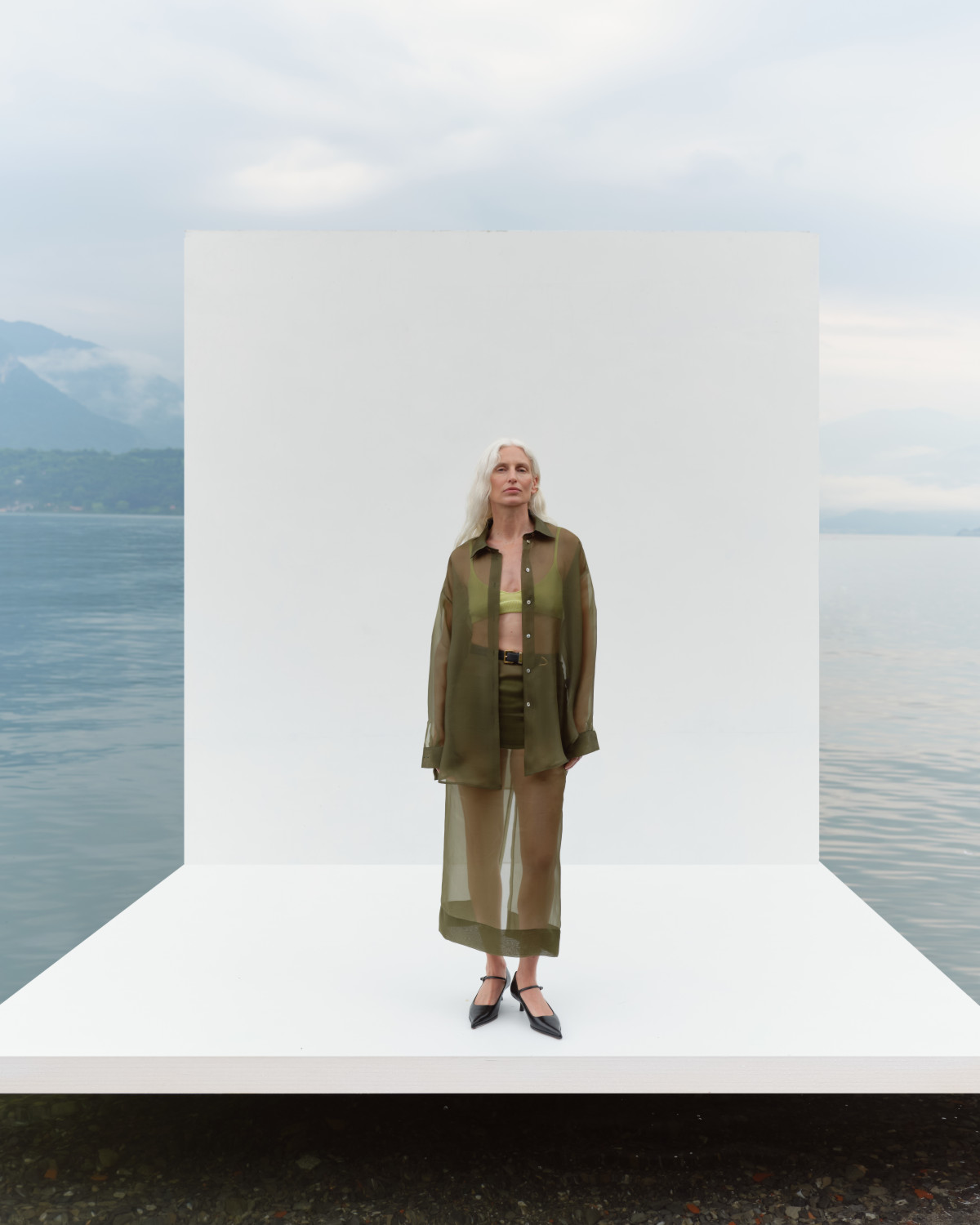 ELY ELY показав весняно-літню колекцію 2026, черпаючи натхнення з динаміки сьогодення для жінок.
0