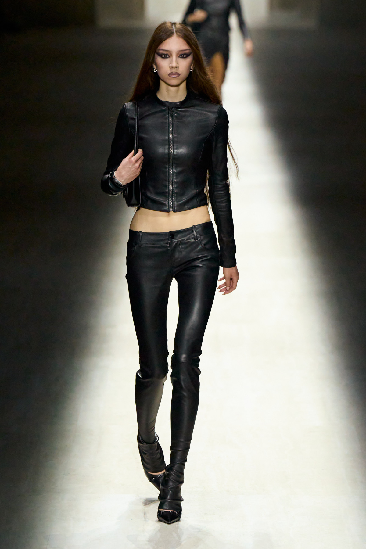 Gucci по-новому від Демни Гвасалії: враження від першого шоу дизайнера
25