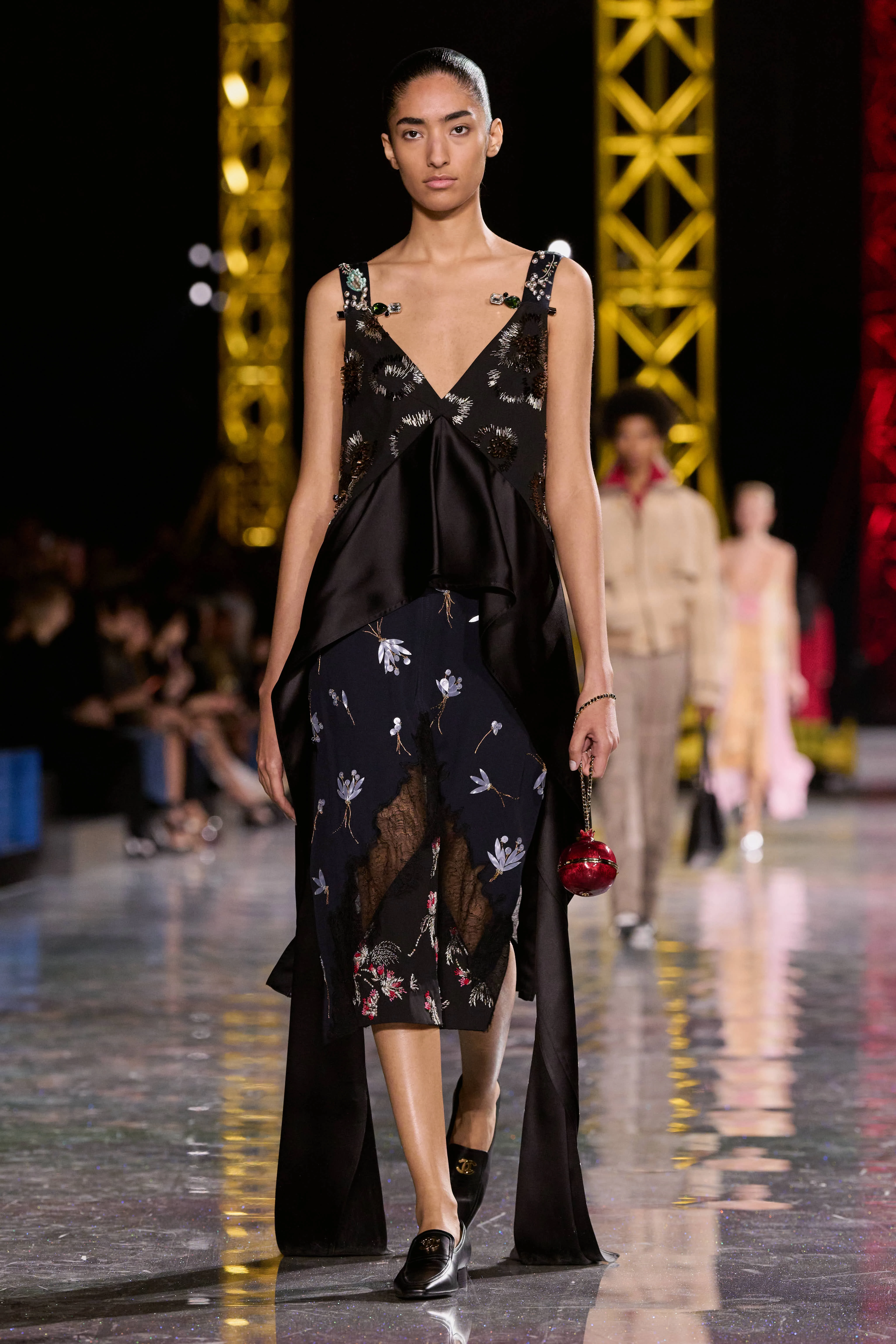 Значна трансформація: що зробило новоспечену лінійку Chanel такою популярною
3