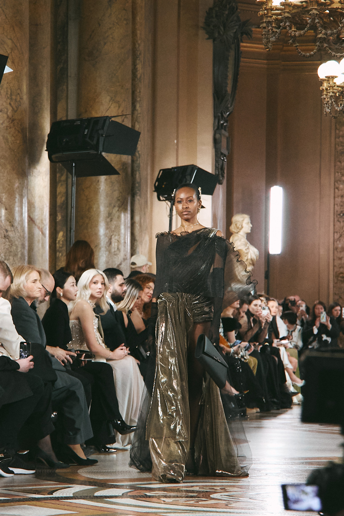 YS Couture: Український погляд на Паризькому подіумі
27