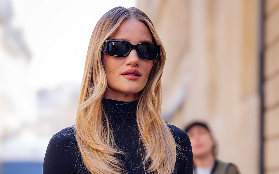 Роузі Гантінгтон-Вайтлі: секрет стилю — поєднання чорного та шоколадного
0