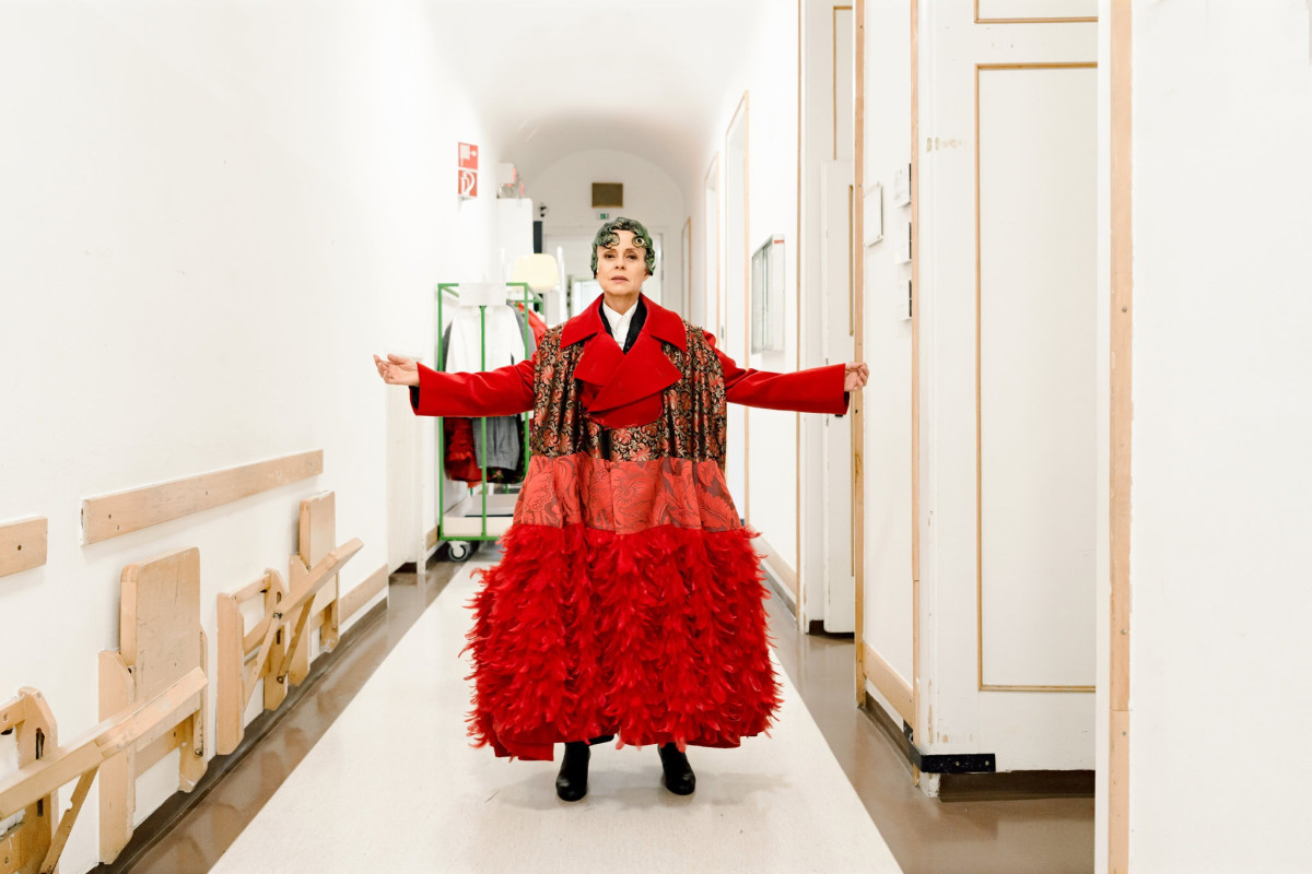 Вплив роману Вірджинії Вулф "Орландо" на світових дизайнерів.
4