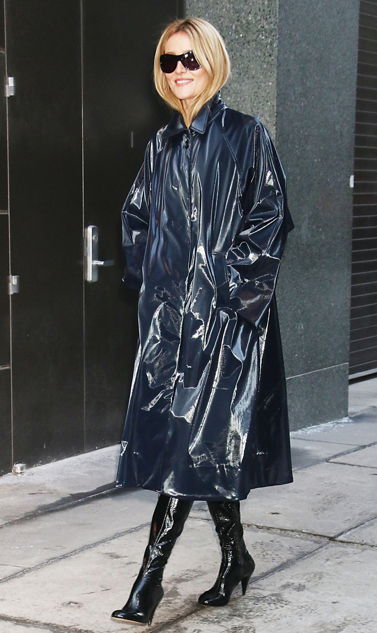 Сара Піджон заново відкриває мінімалізм Керолін Бессет-Кеннеді: 6 надихаючих луків
4