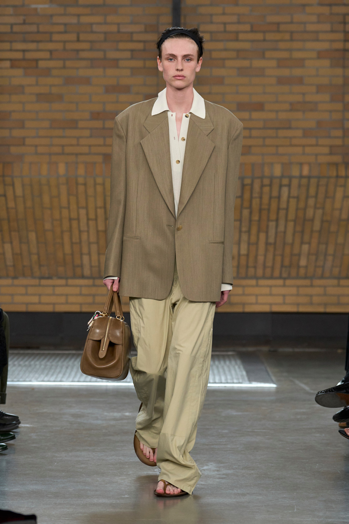 Трендові жакети: весняно-літній сезон 2026 з оригінальними фасонами
19