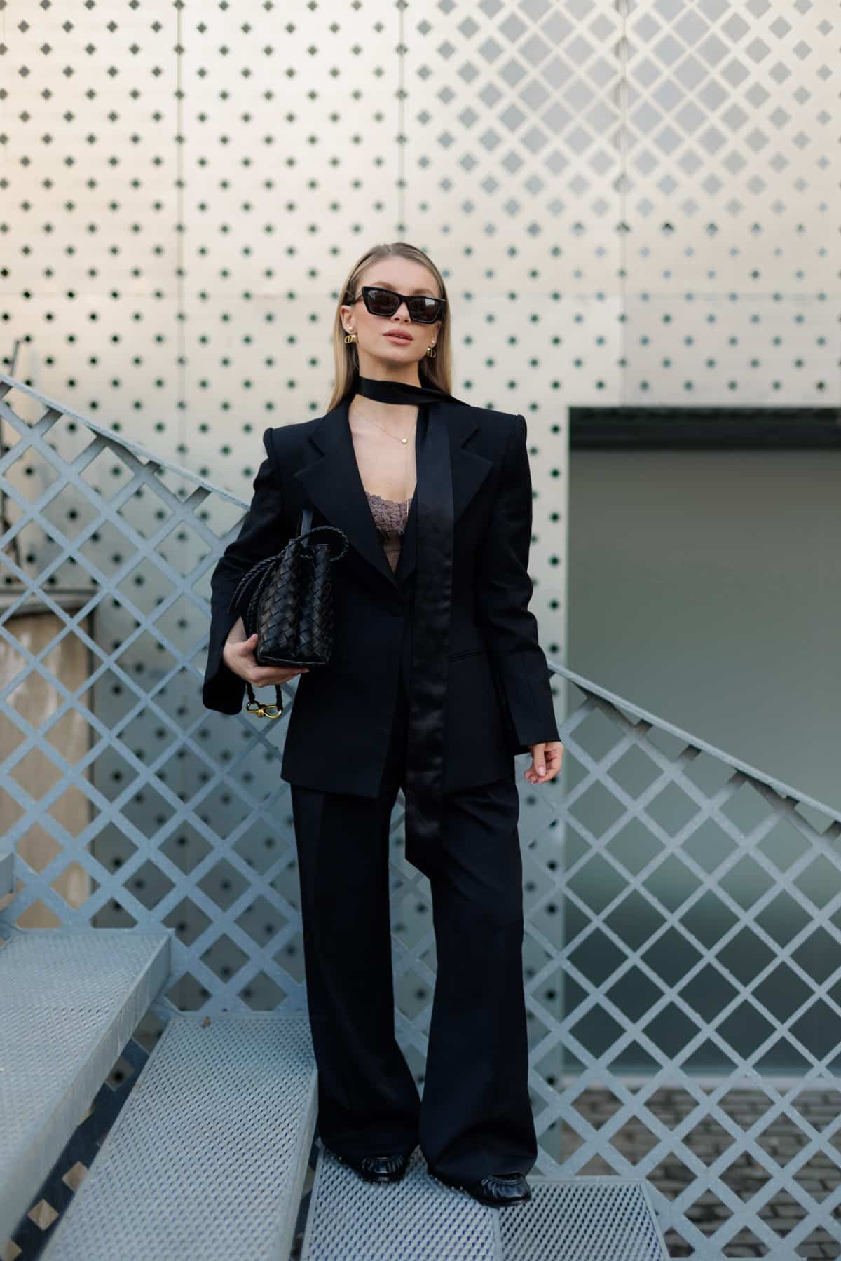 Вуличний стиль: образи гостей на відкритті Українського тижня моди осінь-зима 2026/27
12