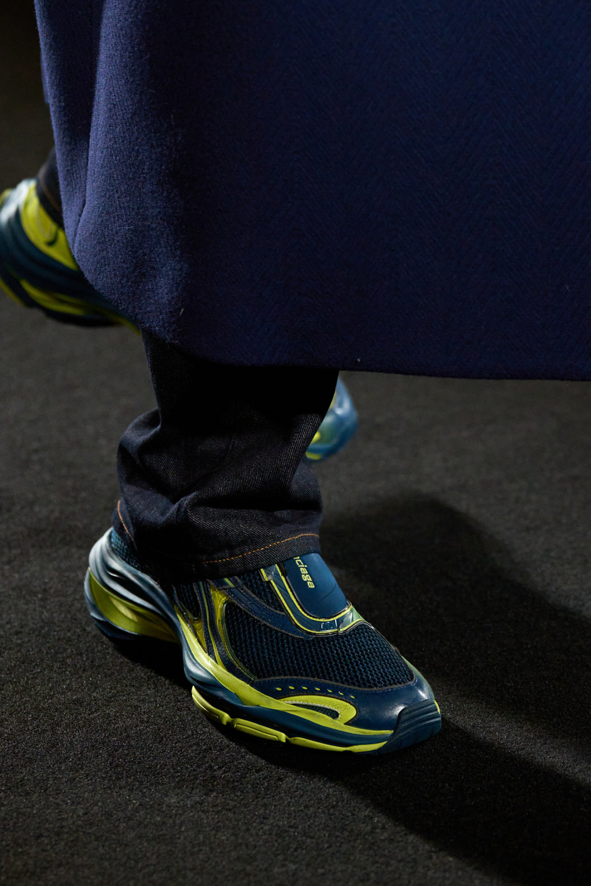 Вісім ключових порад від Balenciaga для стильного оновлення гардеробу.
1