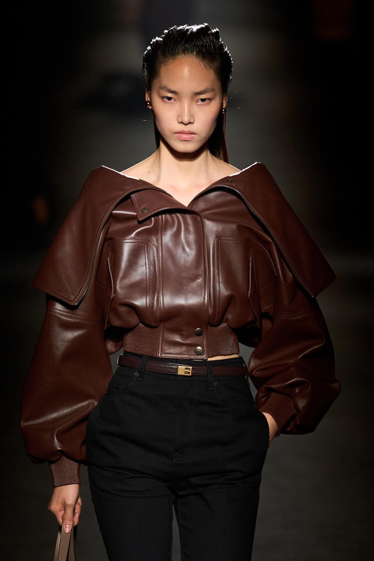 Вісім ключових порад від Balenciaga для стильного оновлення гардеробу.
3