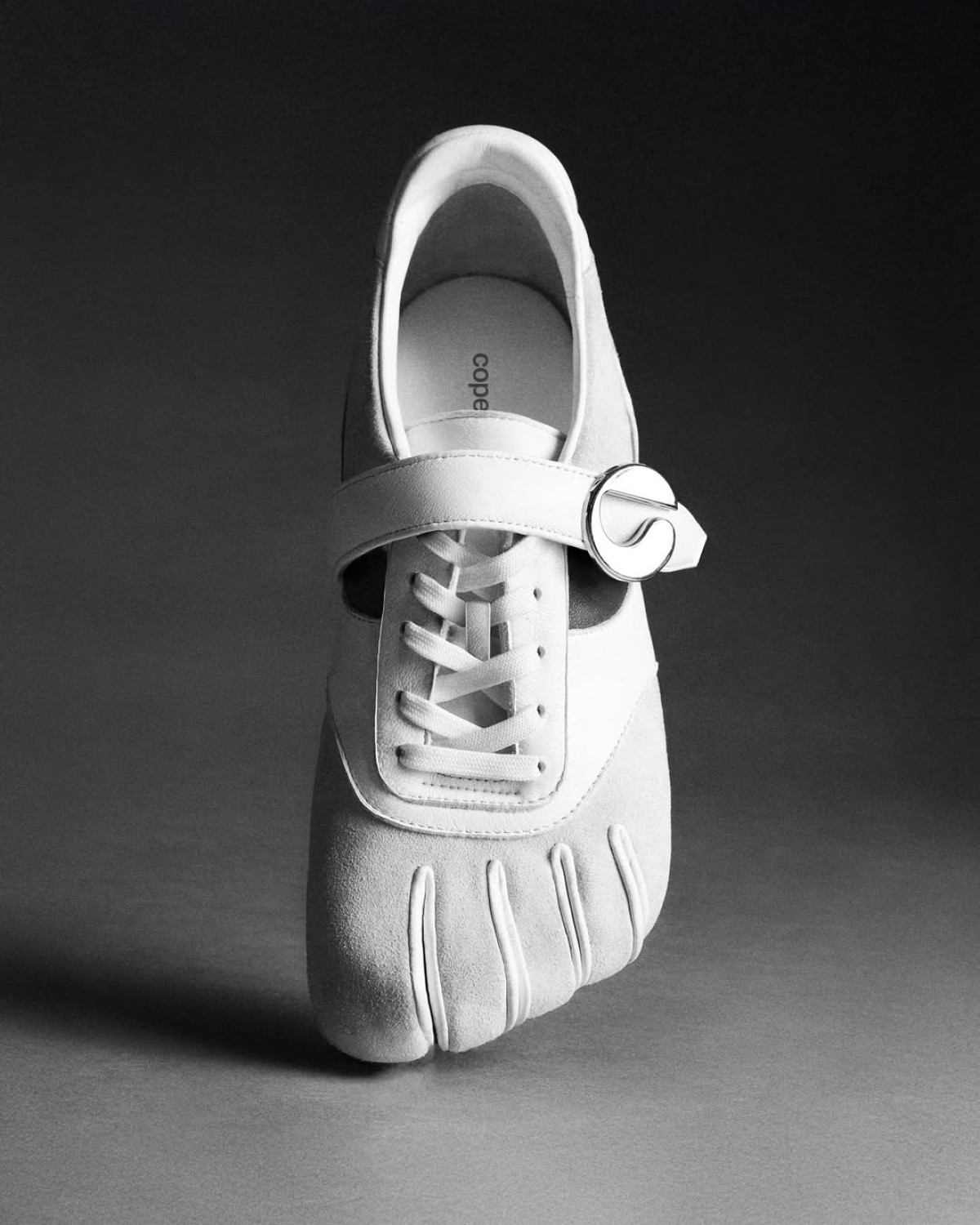 Coperni: як бренд продемонстрував, що мода майбутнього - тут.
11