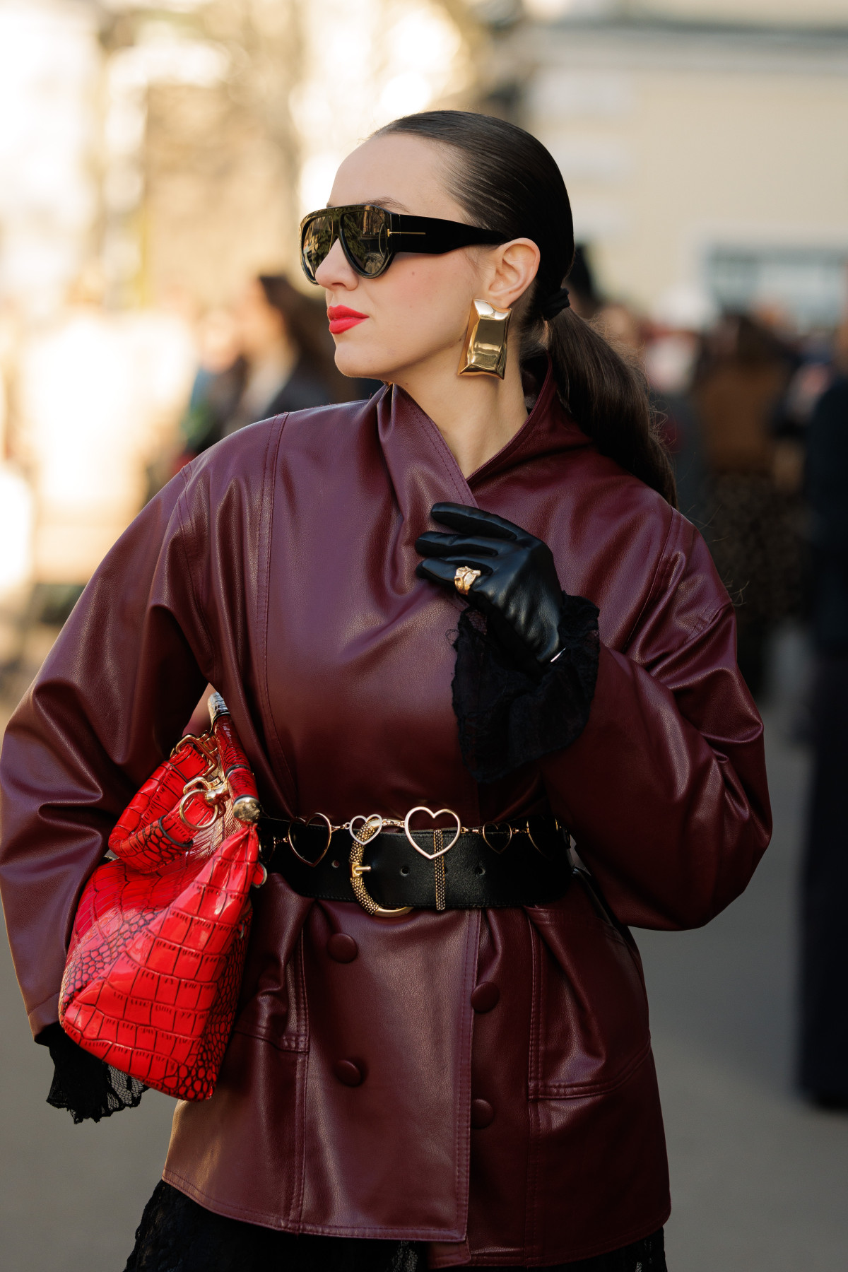 Вулична мода: образи відвідувачів третього дня Ukrainian Fashion Week осінньо-зимового сезону 2026/27
42