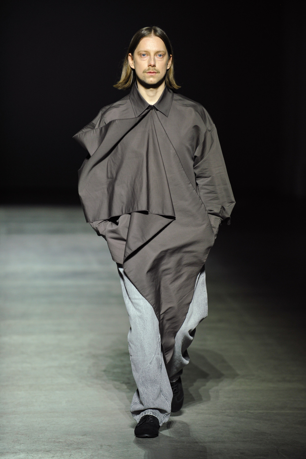 П'ять років SIDLETSKIY: Відомі образи бренду та гнучкий одяг у свіжій колекції
16