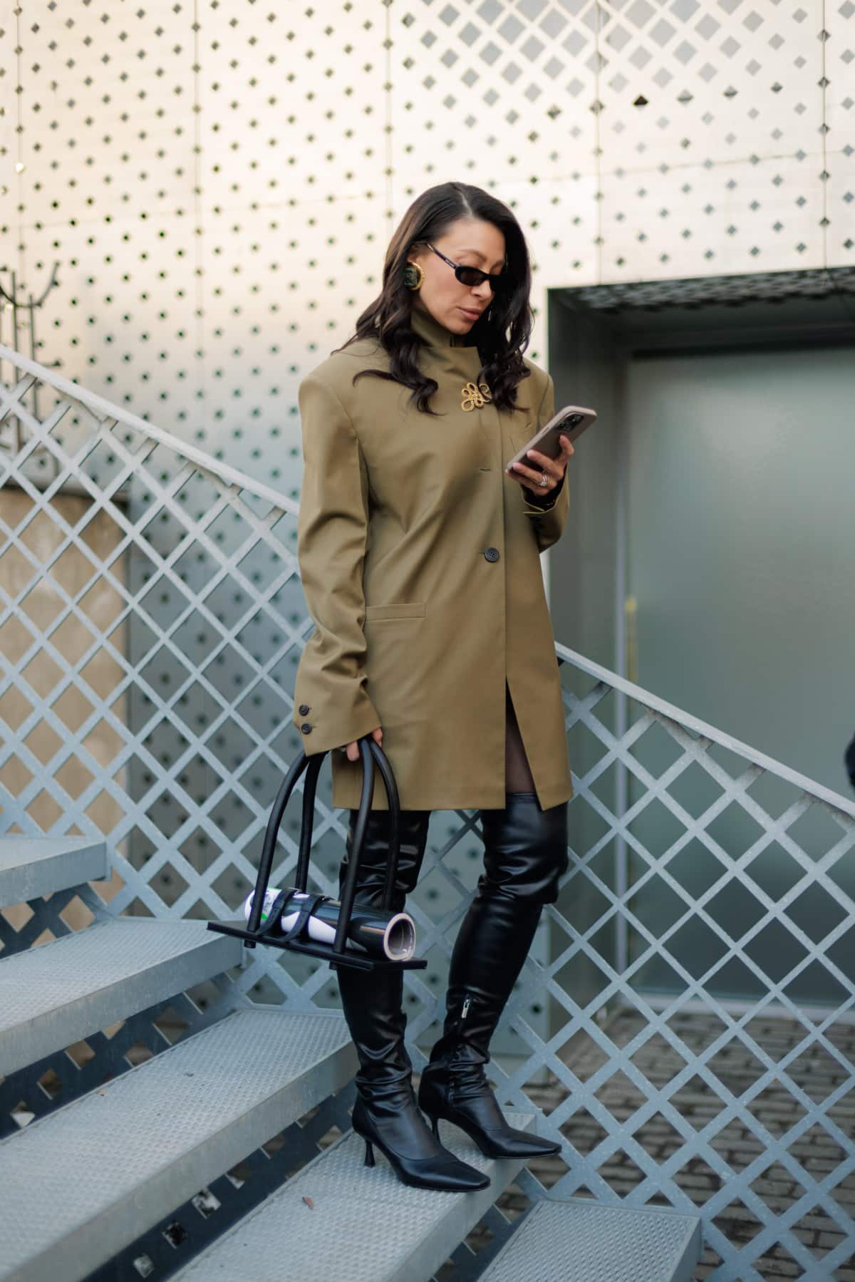 Вуличний стиль: образи гостей на відкритті Українського тижня моди осінь-зима 2026/27
1