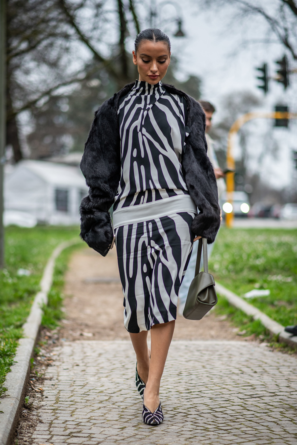 Ця конкретна пара взуття запанувала на подіумах Міланського тижня моди.
5