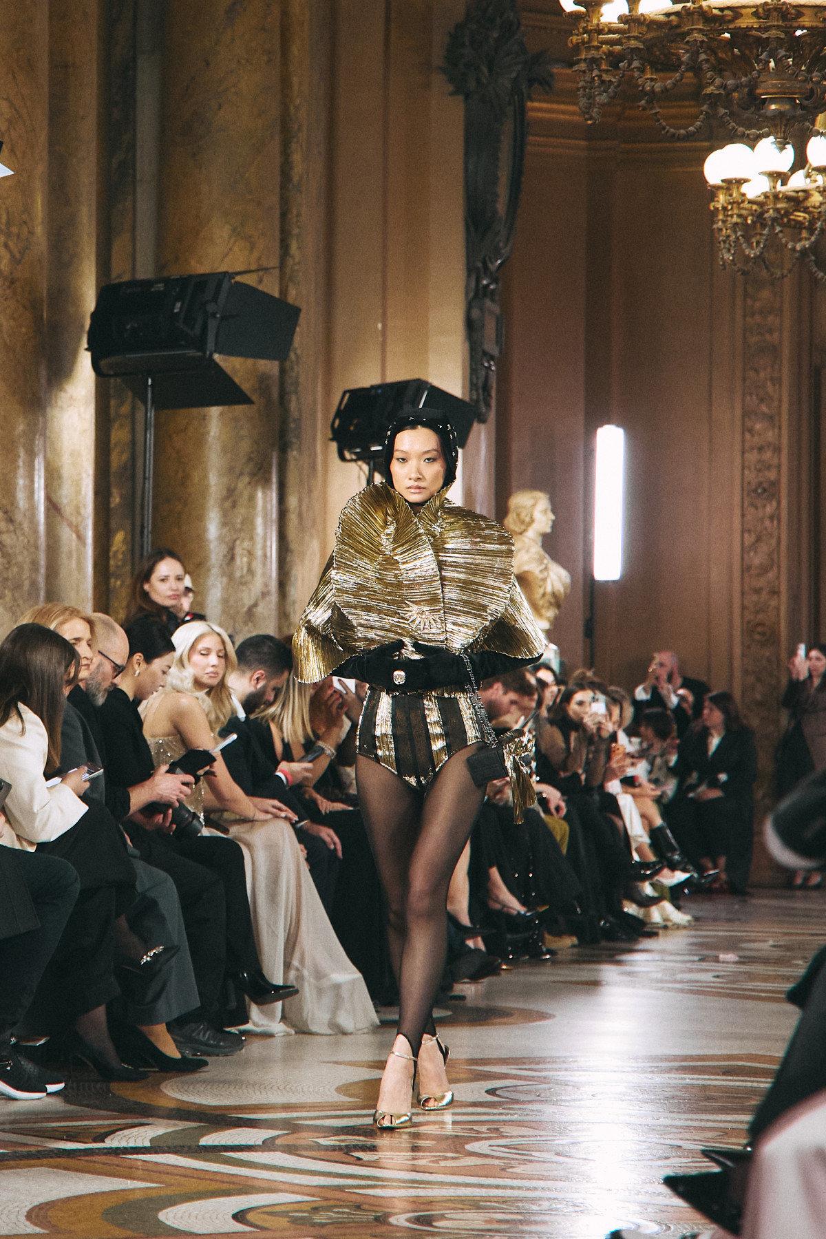 YS Couture: Український погляд на Паризькому подіумі
17