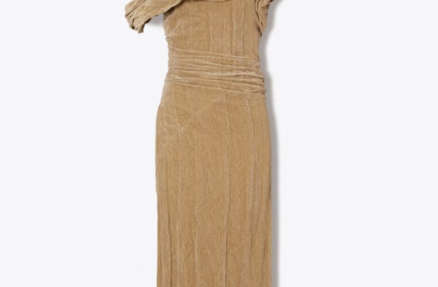 Гіларі Дафф випромінювала тепло в золотистій сукні Tory Burch на шоу Дрю Беррімор