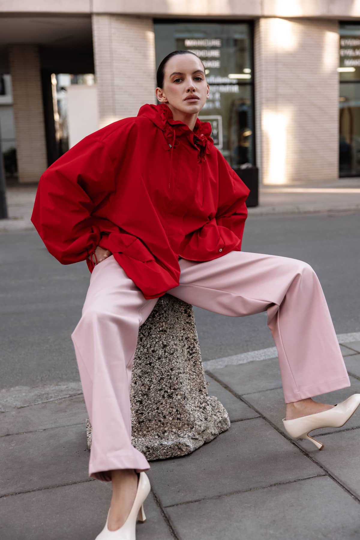 Формуємо різнобічний весняний одяг із новинок українських марок.
17