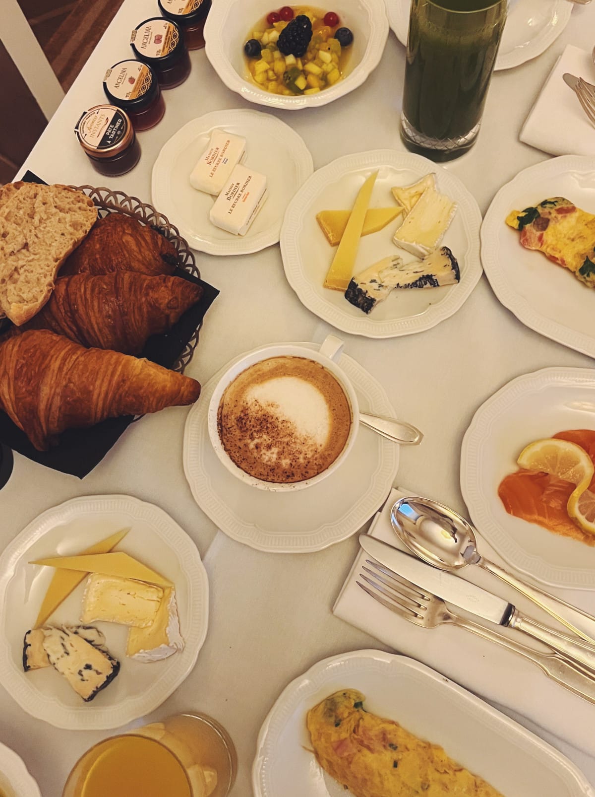 Париж крізь погляд Бальзака, або мандрівка в серце моди.
3