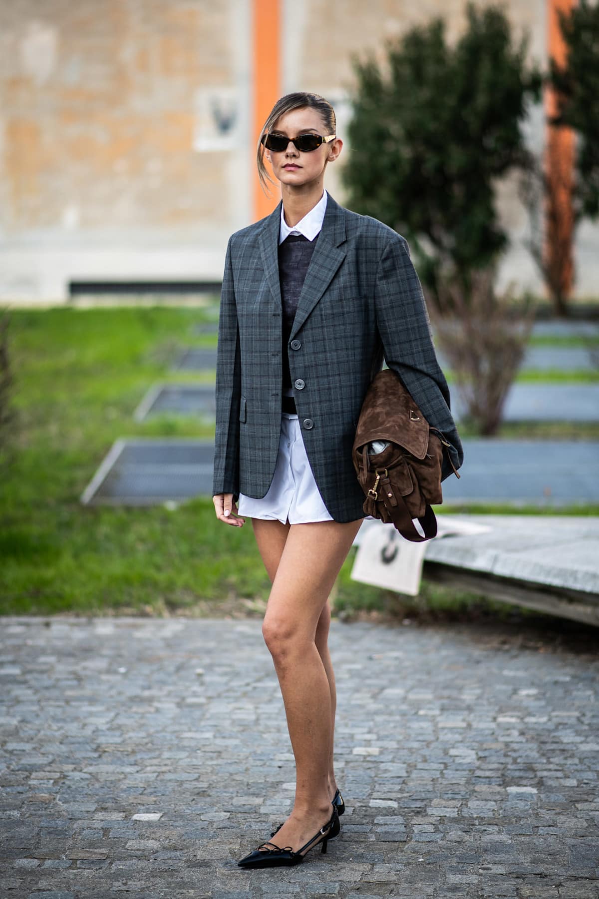 Вуличні модниці демонструють тренди мініспідниць цього сезону.
5