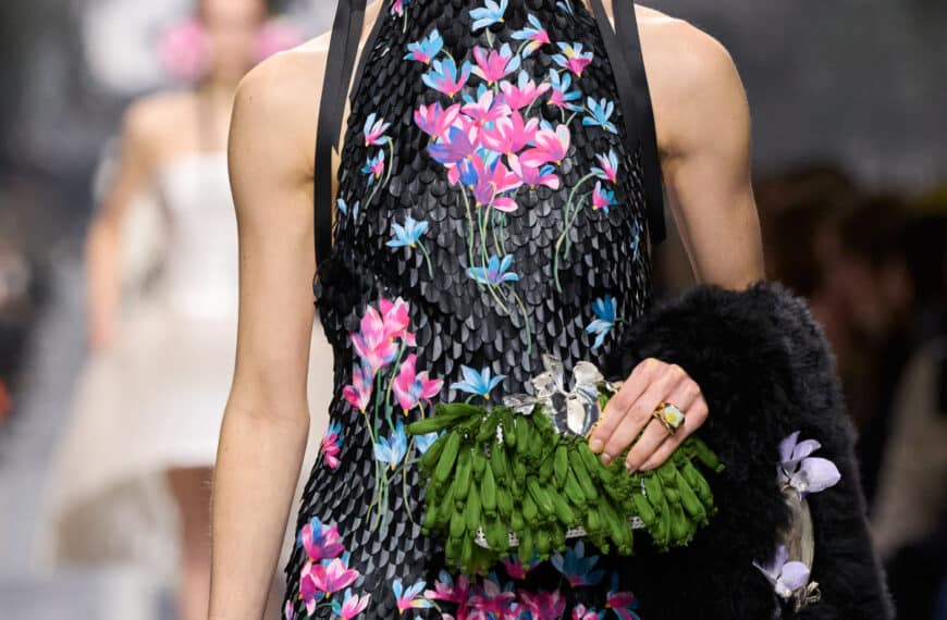 Квітковий принт на сукні — беззаперечний тренд сезону, стверджують модельєри