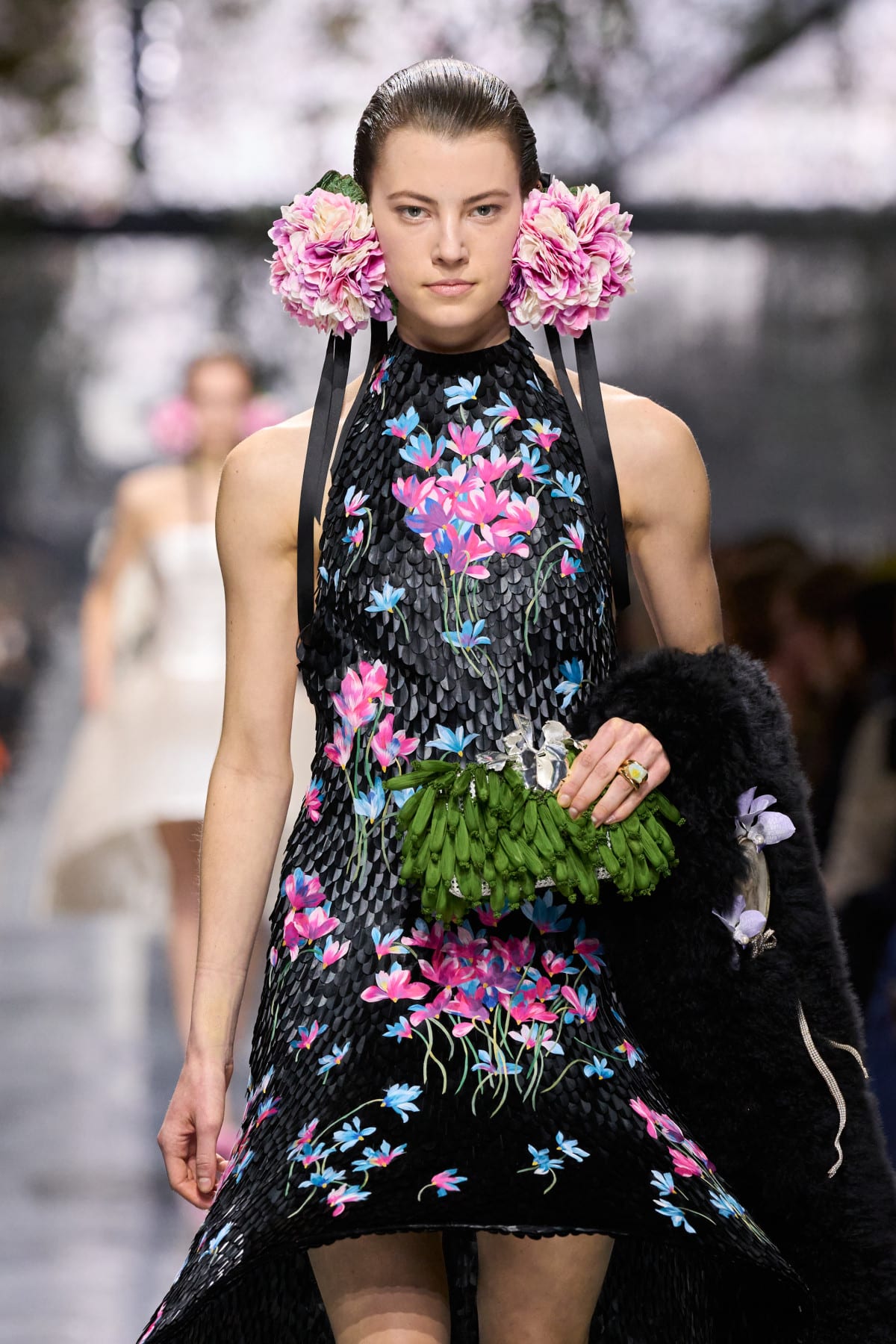 Квітковий принт на сукні — беззаперечний тренд сезону, стверджують модельєри