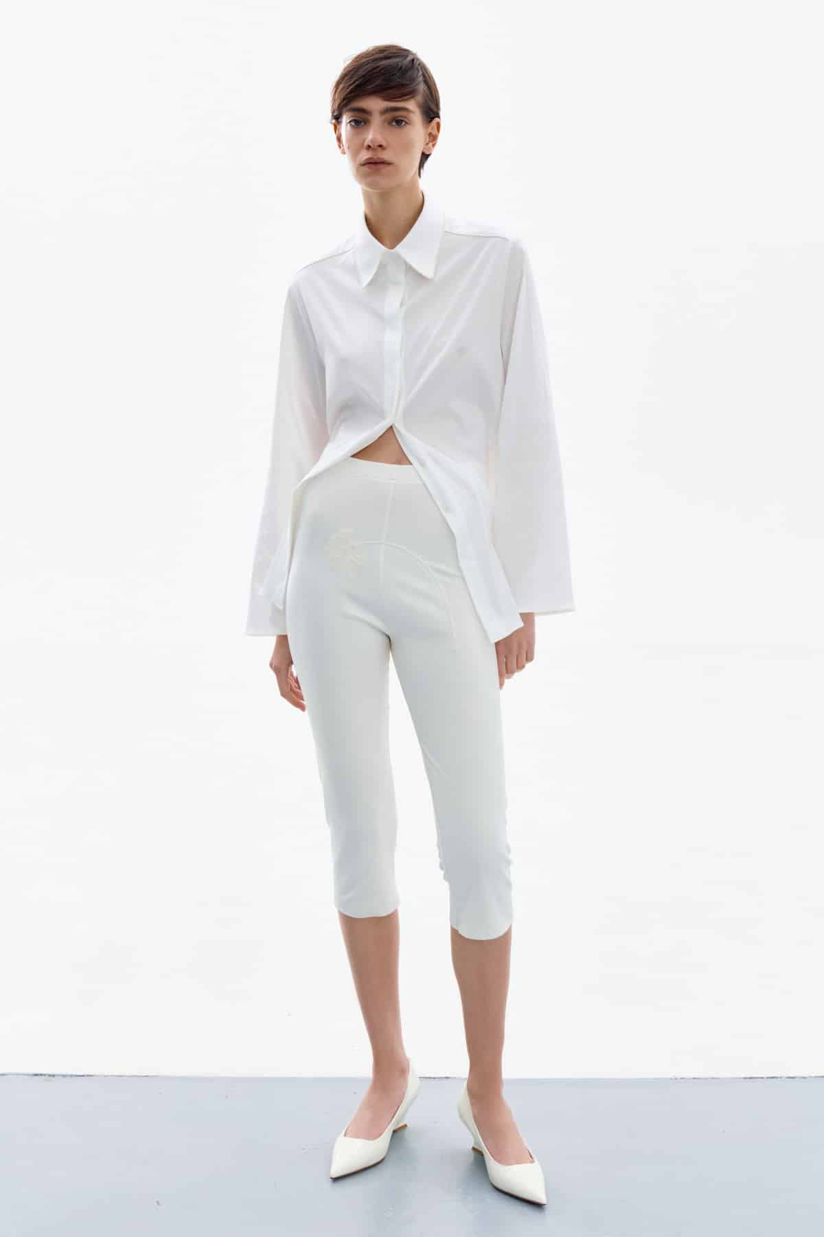 Формуємо різнобічний весняний одяг із новинок українських марок.
32