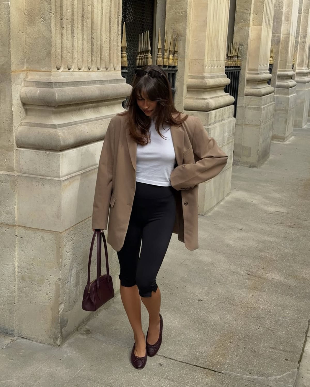 Знову в моді нульові: сучасні образи з трендовою річчю.
7