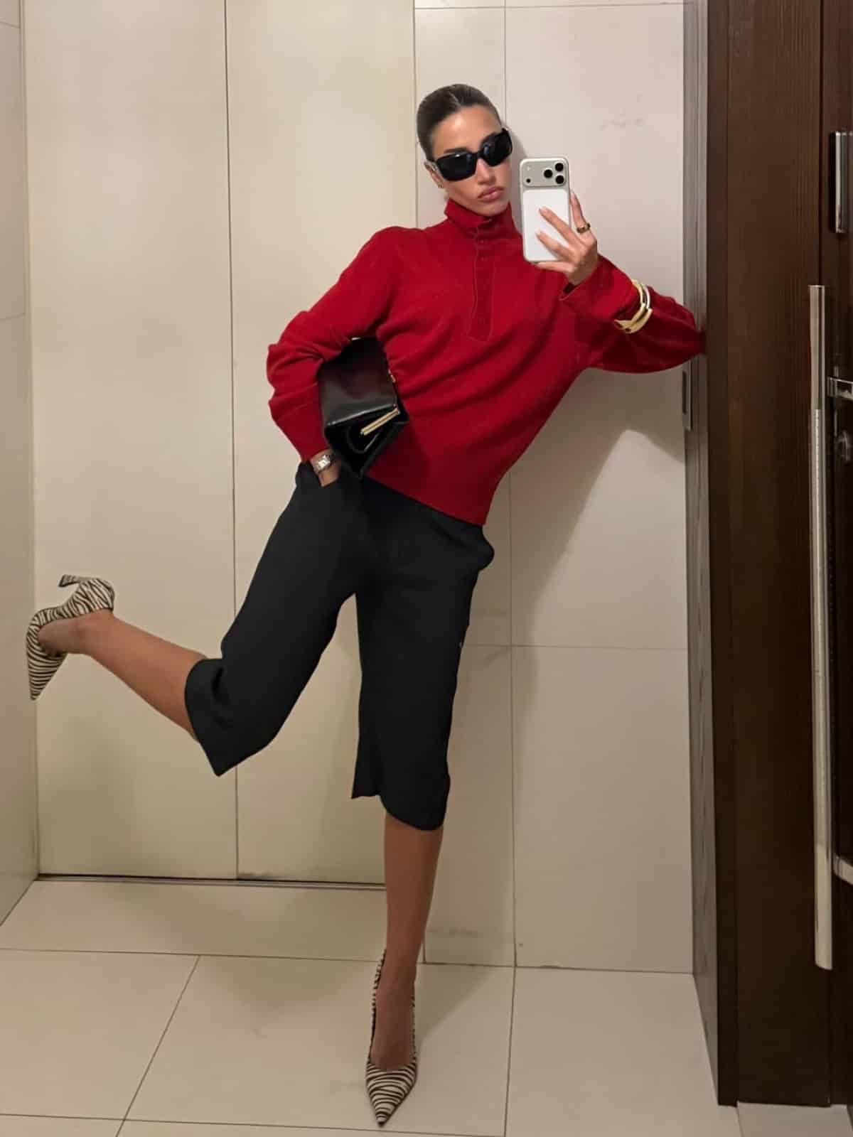 Знову в моді нульові: сучасні образи з трендовою річчю.
8