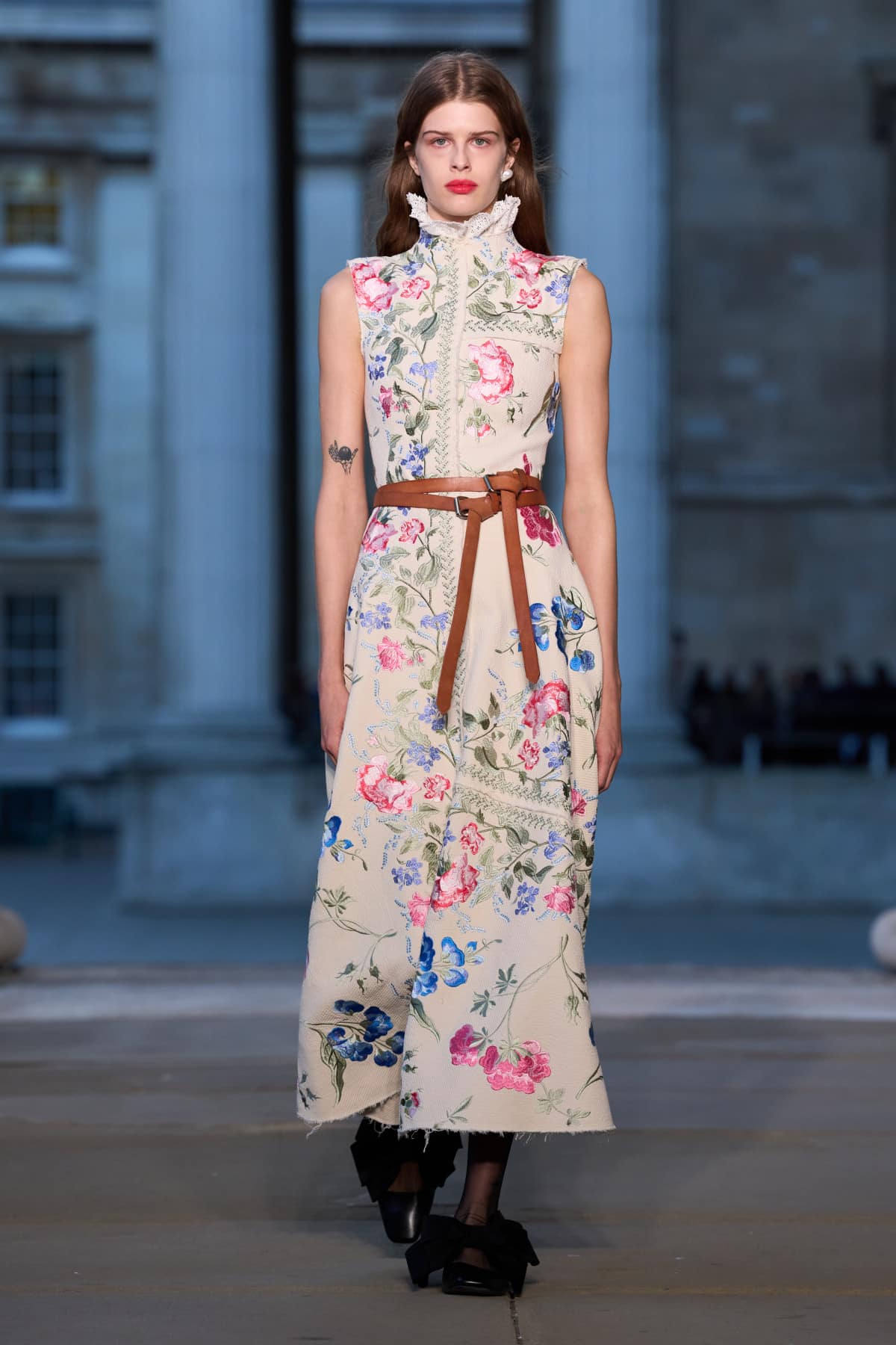 Квітковий принт на сукні — беззаперечний тренд сезону, стверджують модельєри
16