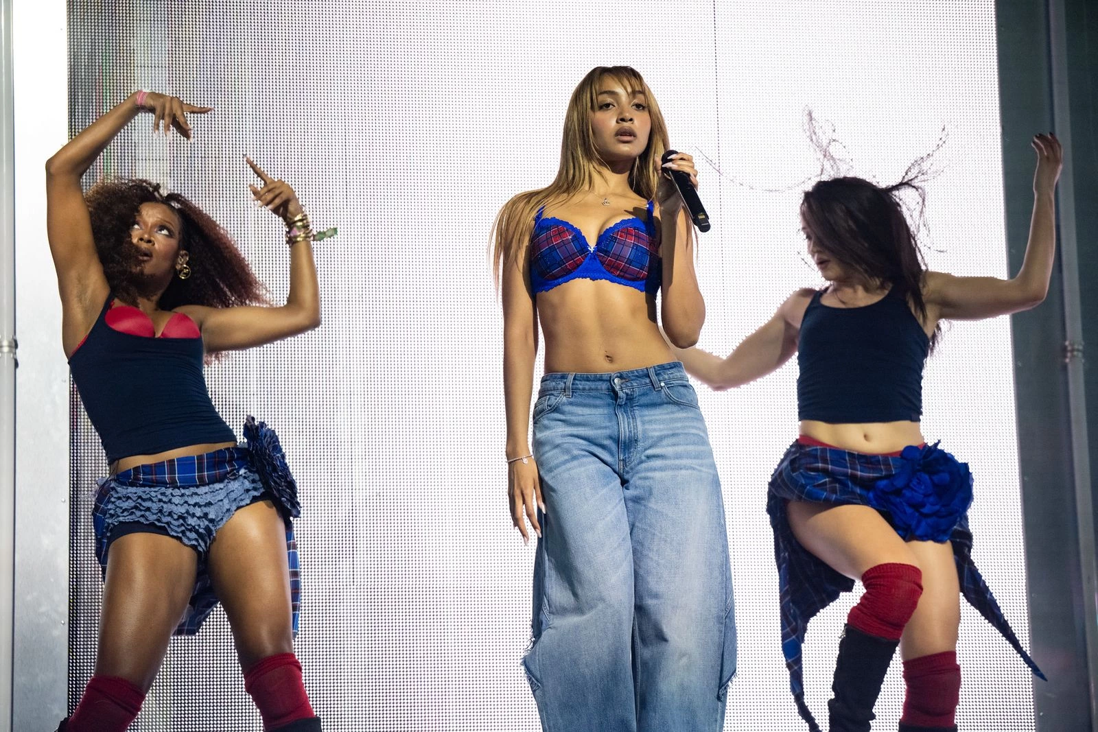 PinkPantheress під час виступу на Coachella 20264