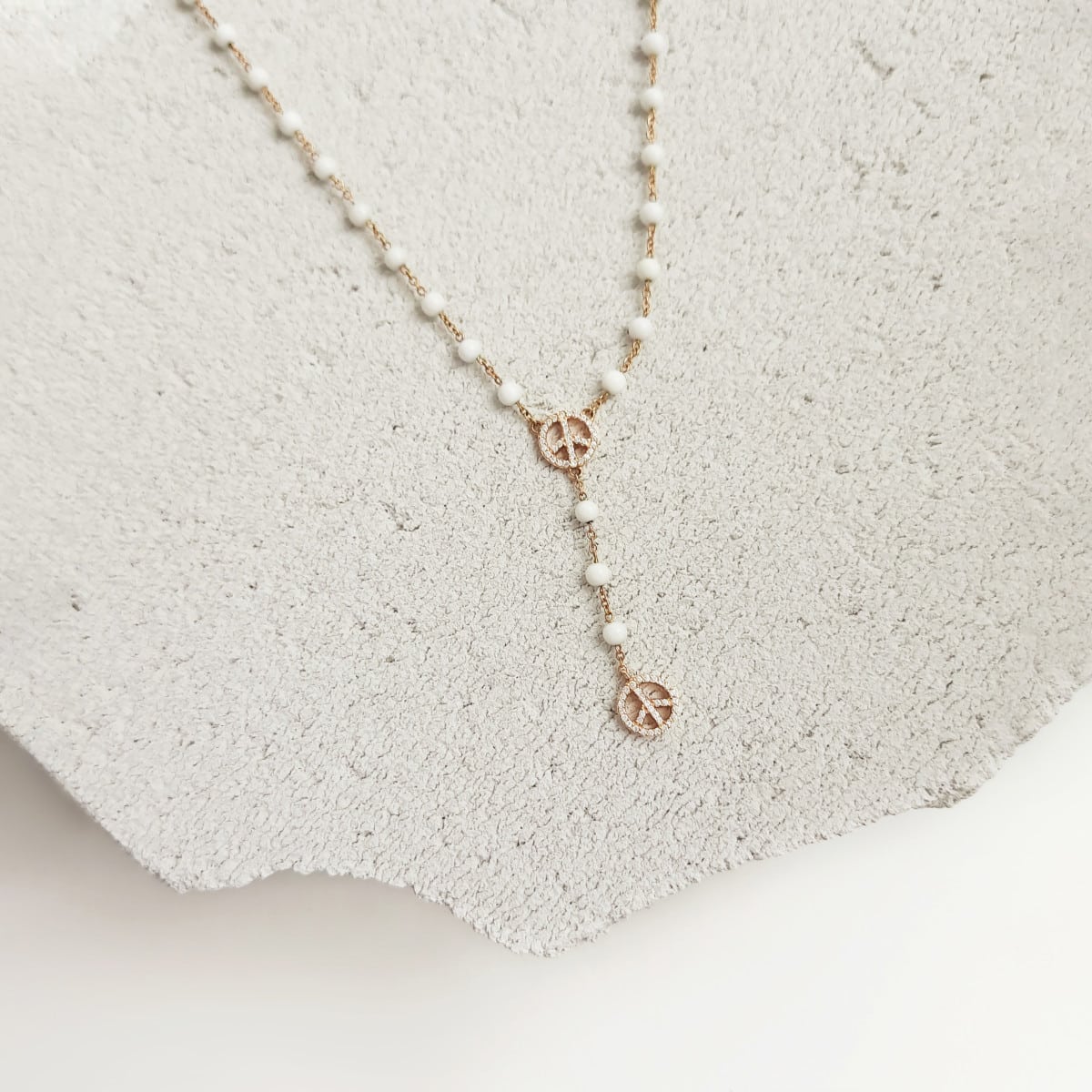 Самобутні прикраси: жіночий погляд на оновлену ювелірну стилістику
11