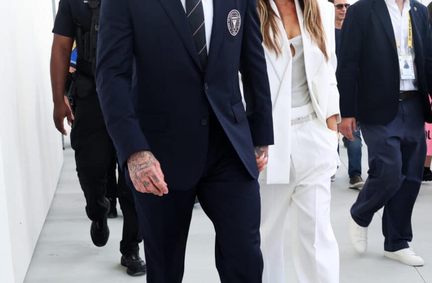 Весняний білий total look у стилі Вікторії Бекхем: беремо на замітку.