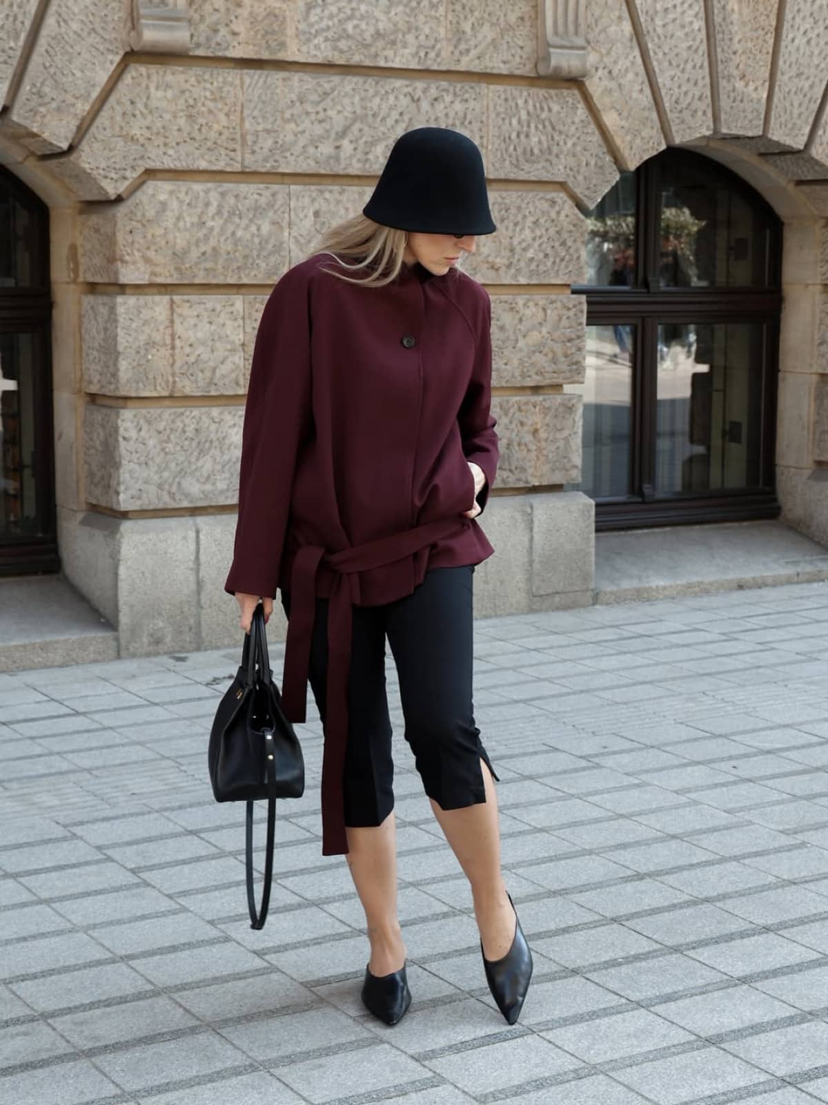 Знову в моді нульові: сучасні образи з трендовою річчю.
1