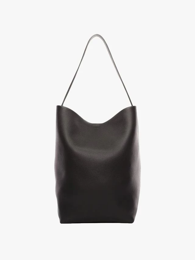 Чи прибутково перепродавати брендові сумки у 2026?
2