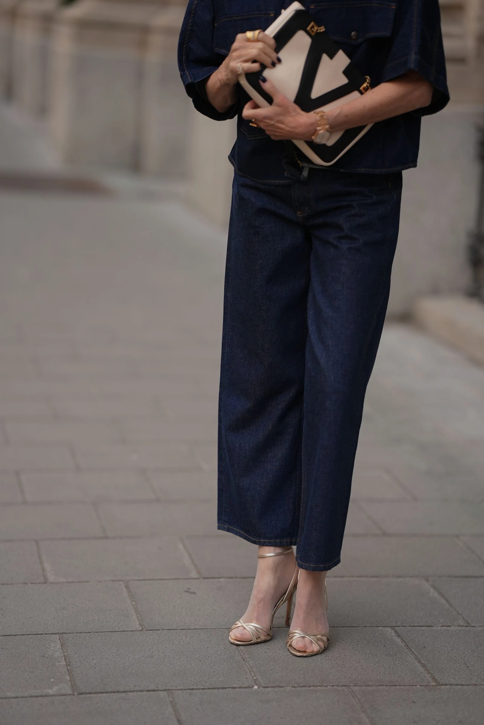 Укорочений денім у дусі 90-х – знов актуальний цієї весни
2