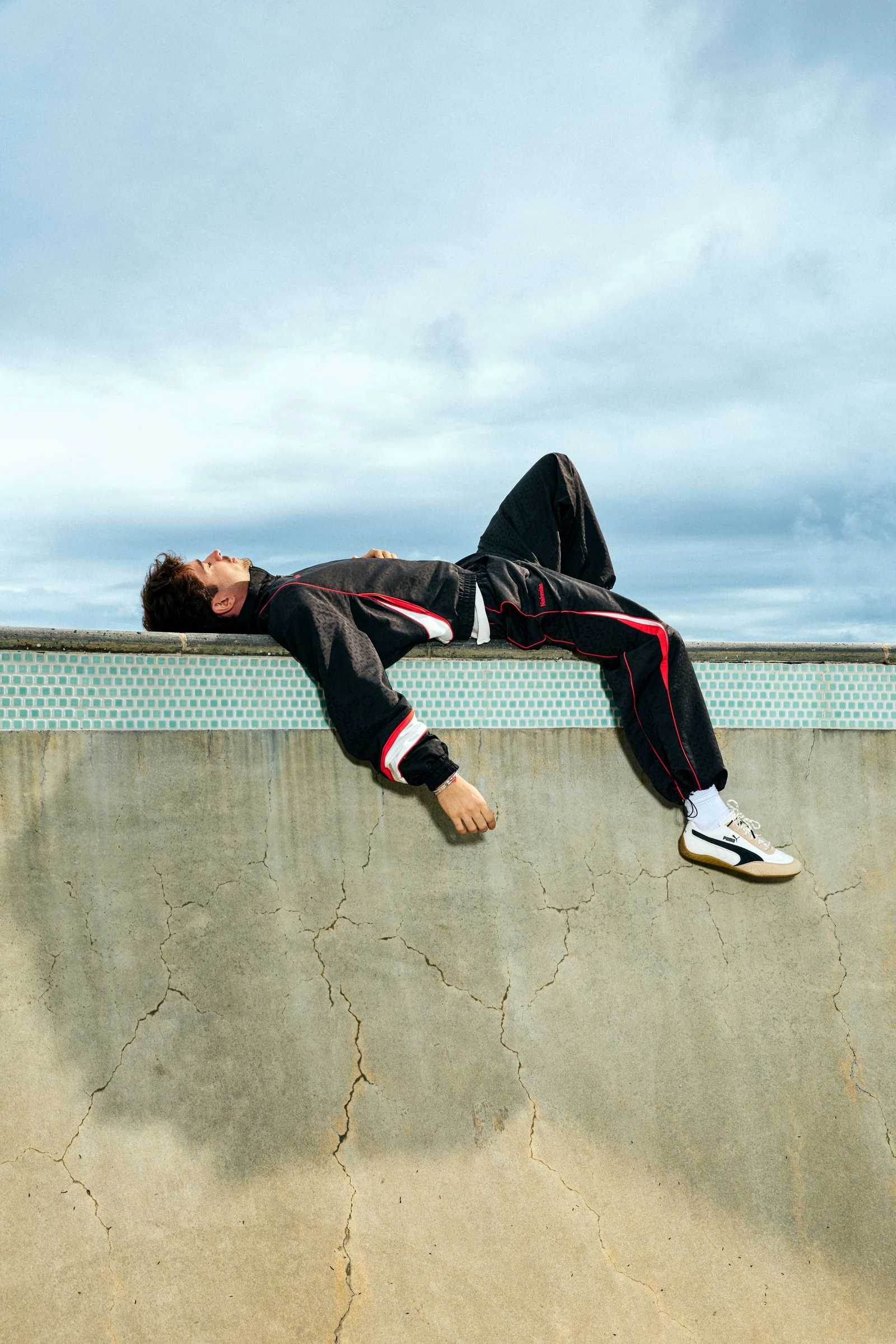 Трендові снікерси весни 2026: культові колаборації.