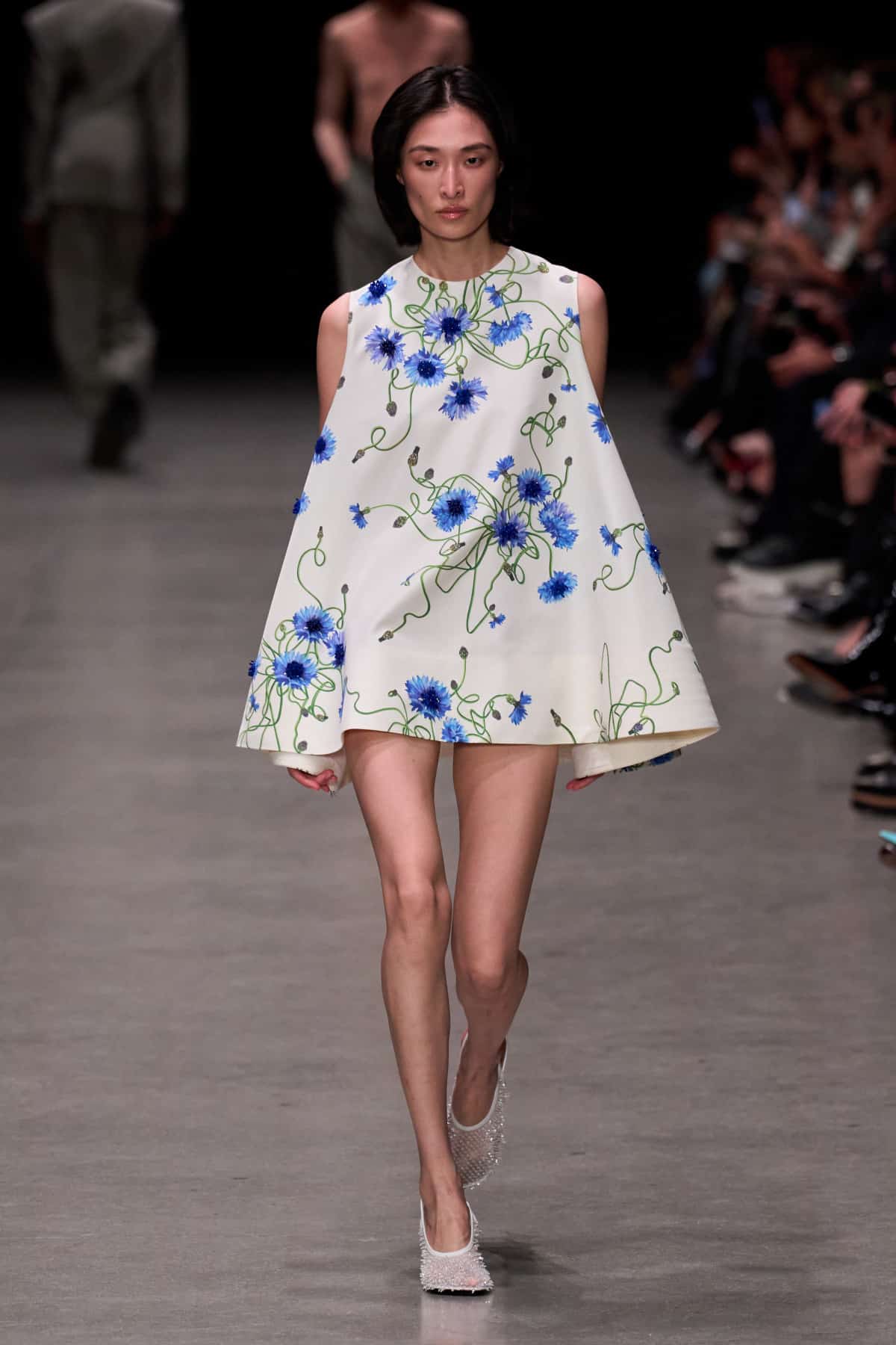 Квітковий принт на сукні — беззаперечний тренд сезону, стверджують модельєри
10