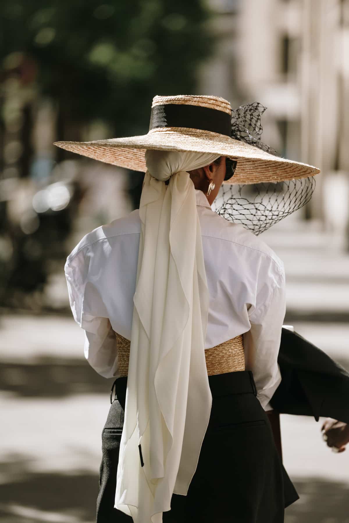 Хустка: модний акцент весняно-літнього сезону та 15 трендових варіацій стилізації
3