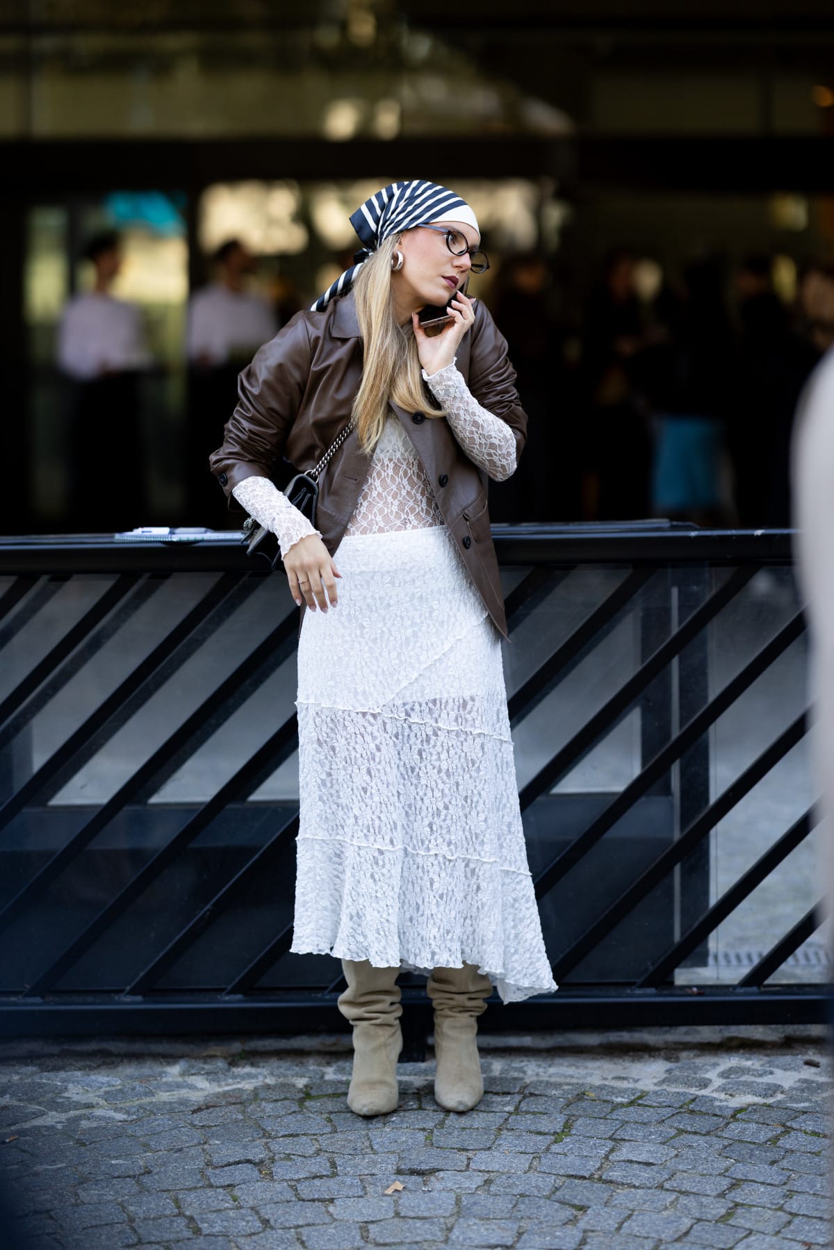 Хустка: модний акцент весняно-літнього сезону та 15 трендових варіацій стилізації
8