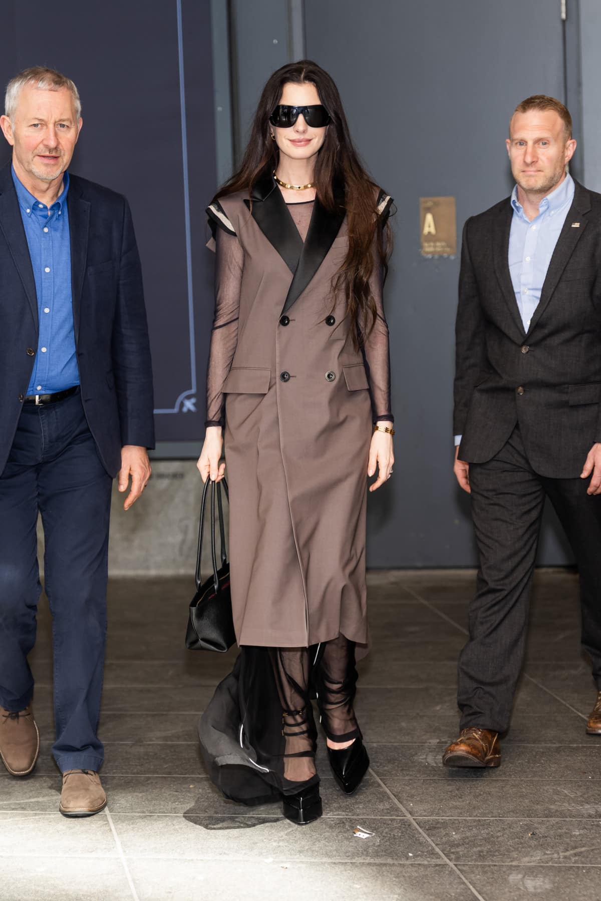 За прогнозами Анни Гетевей, цей плащ буде хітом весни 2026.
1