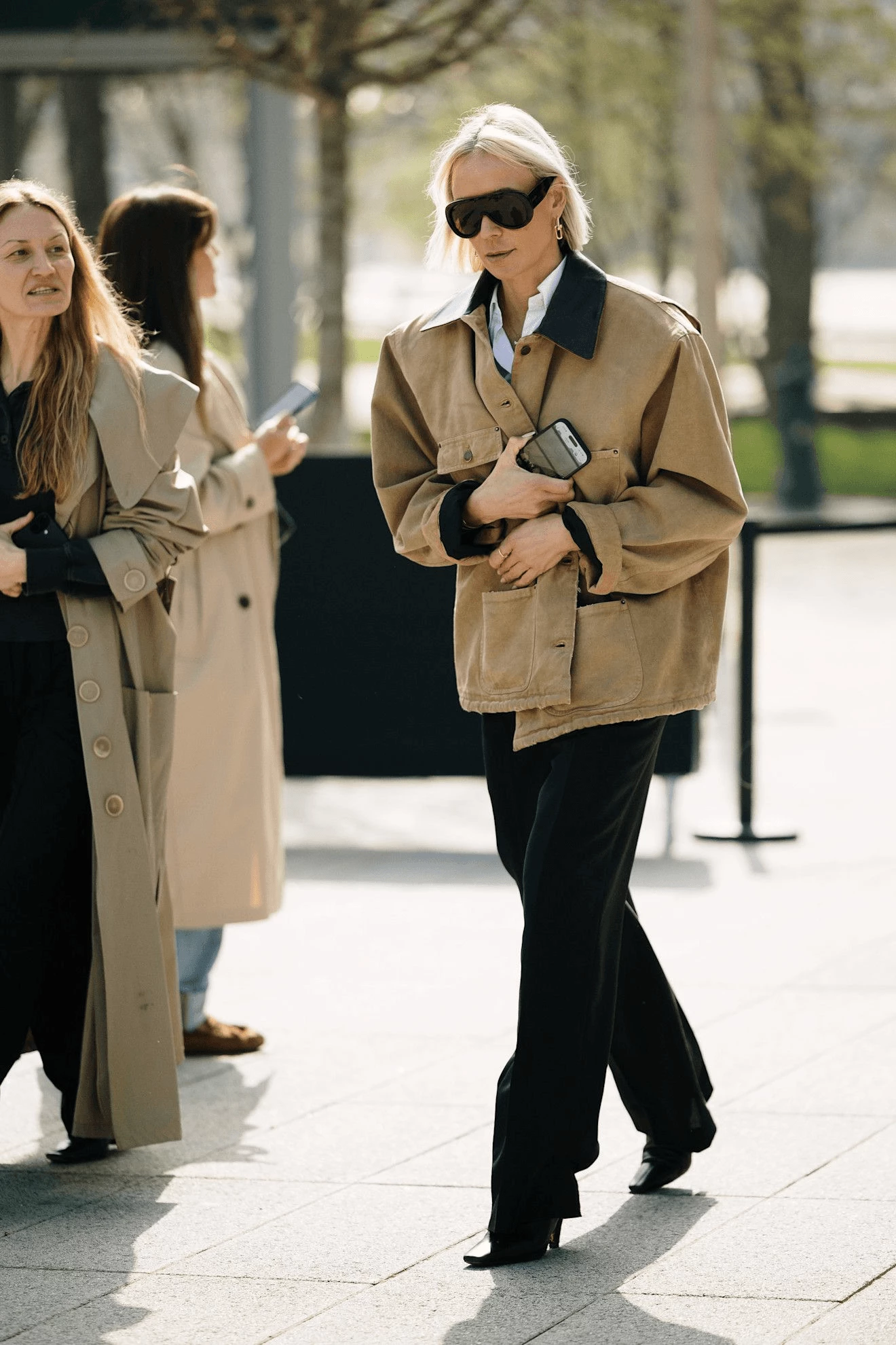 Куртка замість тренча: весняний вибір і обґрунтування
2